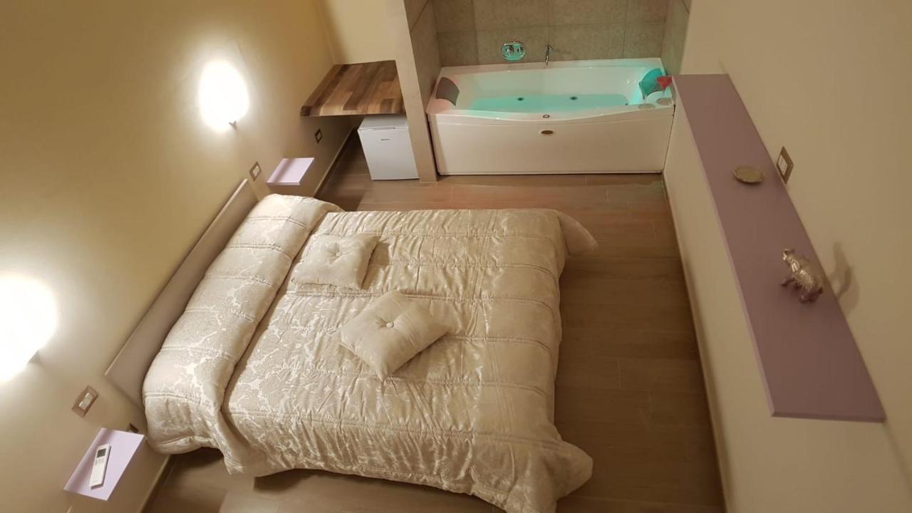 Deluxe Double Room Bath