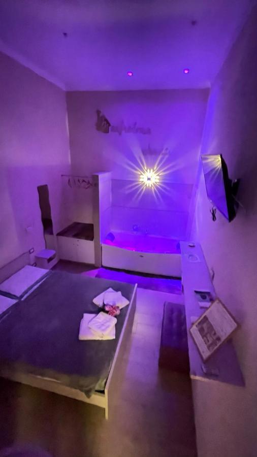 Deluxe Double Room Bath