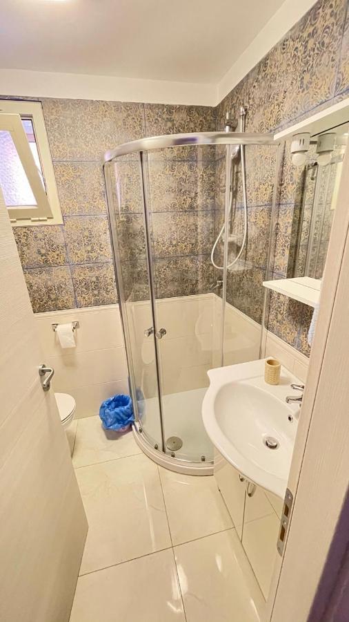 Deluxe Double Room Bath